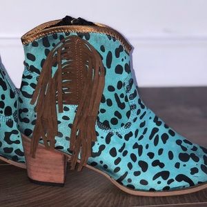 Cute shoes worn 2-3 times max